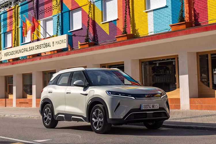 BYD Atto 2 ra mat ngang co Mitsubishi Xforce, chay 312 km/sac-Hinh-11