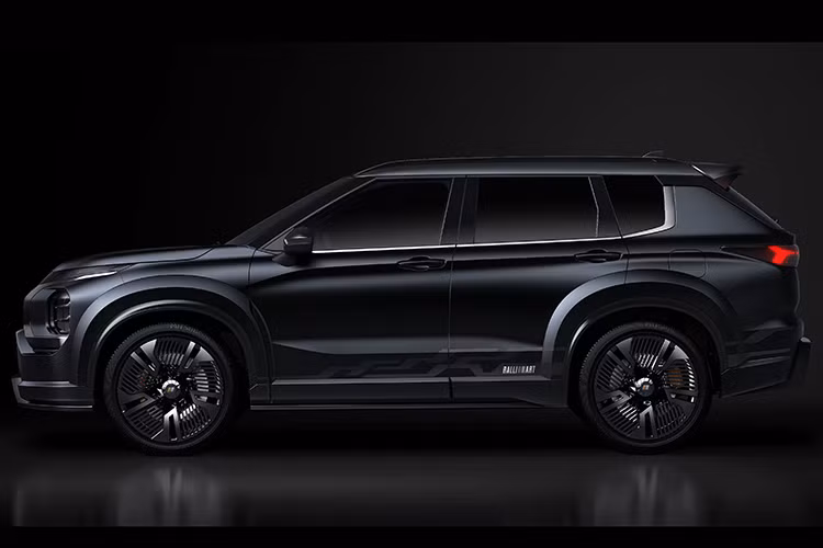 Lo dien Mitsubishi Outlander PHEV ban Ralliart tu 901,2 trieu dong-Hinh-2