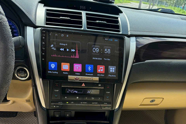 Toyota Camry 2018 dân chơi "độ khủng" rao bán 625 triệu đồng - Hình 7 Toyota Camry 2018 dan choi