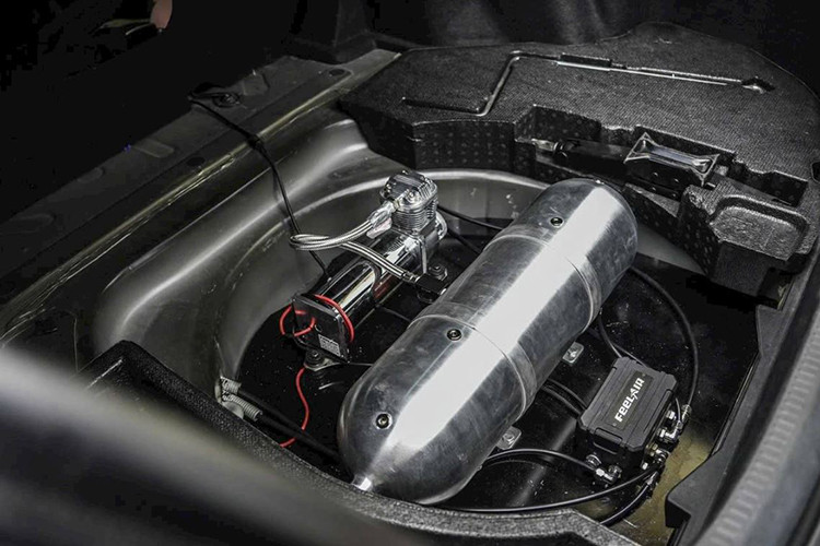 Toyota Camry 2018 dân chơi "độ khủng" rao bán 625 triệu đồng - Hình 4 Toyota Camry 2018 dan choi