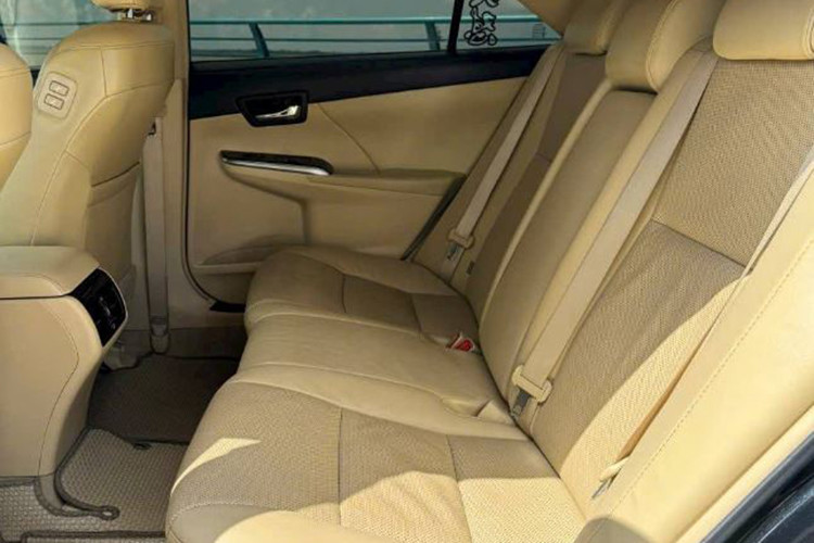 Toyota Camry 2018 dân chơi "độ khủng" rao bán 625 triệu đồng - Hình 8 Toyota Camry 2018 dan choi