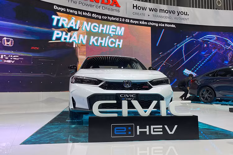 Chi tiet Honda Civic 2025 tai Viet Nam, cao nhat 999 trieu dong-Hinh-3