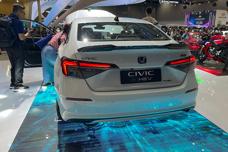 Chi tiet Honda Civic 2025 tai Viet Nam, cao nhat 999 trieu dong-Hinh-4