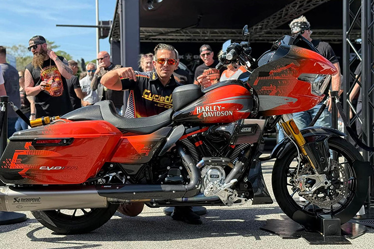 Sieu pham Harley-Davidson Road Glide CVO 