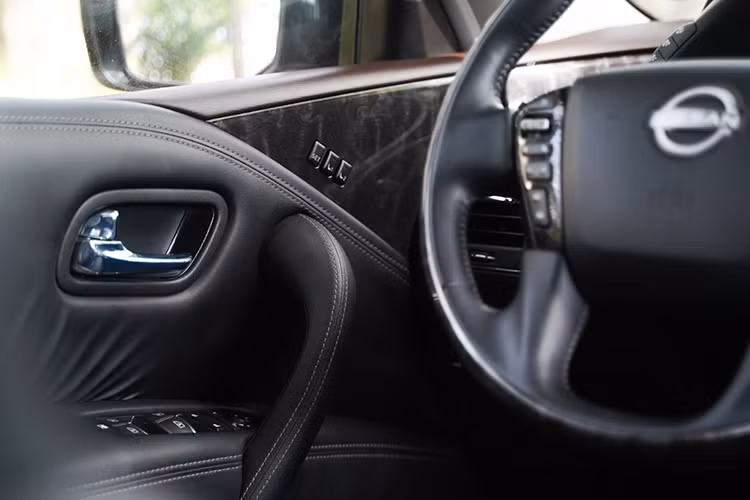 Nissan Patrol doi cu 