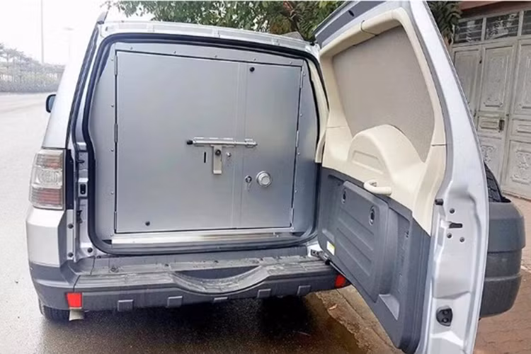 Ngan hang thanh ly oto cho tien 