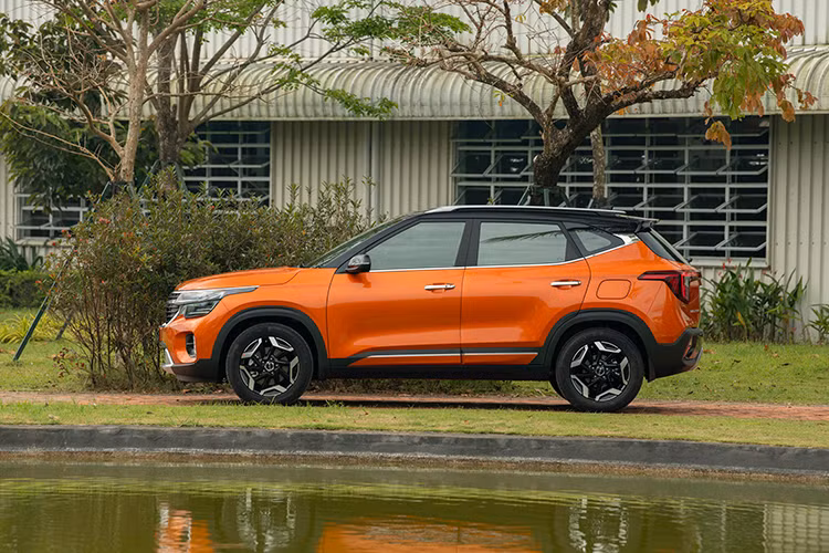 Kia Seltos 1.5L Turbo Luxury ban tai Viet Nam chi 749 trieu dong-Hinh-2
