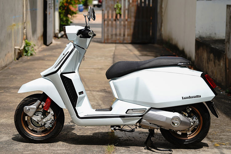 Can canh Lambretta X300 nhap Thai Lan, hon 100 trieu tai Viet Nam-Hinh-2