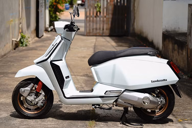 Can canh Lambretta X300 nhap Thai Lan, hon 100 trieu tai Viet Nam-Hinh-2