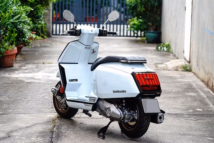 Can canh Lambretta X300 nhap Thai Lan, hon 100 trieu tai Viet Nam-Hinh-6