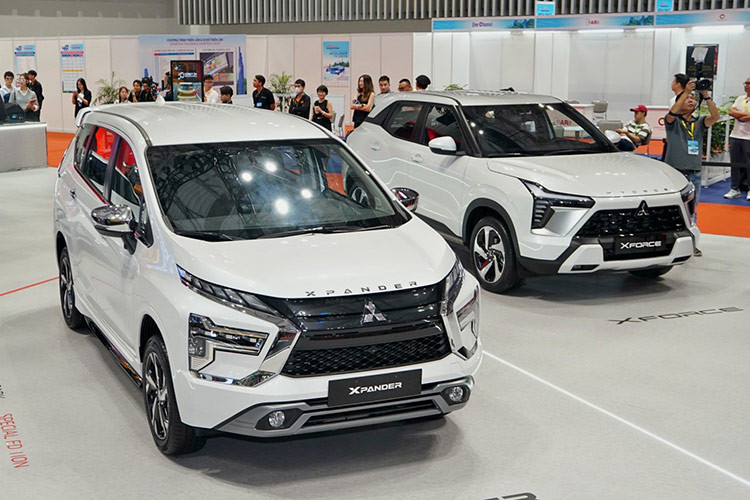 1. Mitsubishi Xpander: 2.131 xe Mặc dù doanh số giảm 26% so với tháng trước, nhưng với hơn 2.131 xe bán ra trong tháng 10, Mitsubishi Xpander vẫn giữ vững vị trí dẫn đầu trong top ôtô bán chạy nhất Việt Nam tháng. Tính từ đầu năm 2024, Xpander đã đạt tổng cộng 15.076 xe được giao đến tay khách hàng Việt.
