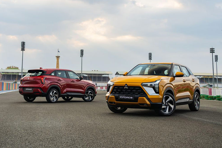 7. Mitsubishi Xforce: 1.481 xe Trong tháng 10, Mitsubishi Xforce bán ra 1.481 xe, giảm 81,3% so với tháng 9 (với 1.821 xe). Kết quả này này khiến mẫu xe thương hiệu Nhật Bản tụt từ vị trí thứ 4 xuống thứ 7 toàn thị trường ôtô Việt Nam. Cộng dồn doanh số trong 10 tháng đầu năm, đã có 11.444 xe Xforce được bán ra thị trường, chỉ xếp thứ ba sau Mitsubishi Xpander và Ford Ranger.