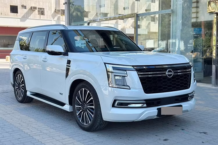 Nissan Patrol 2025 tu hon 4 ty sap ve Viet Nam co gi hay?
