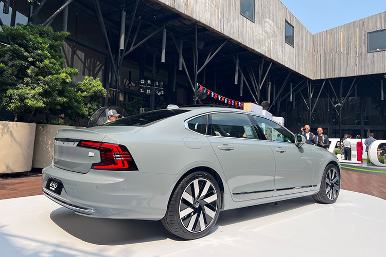 Diem mat loat oto hybrid chao san thi truong Viet nam 2024-Hinh-12