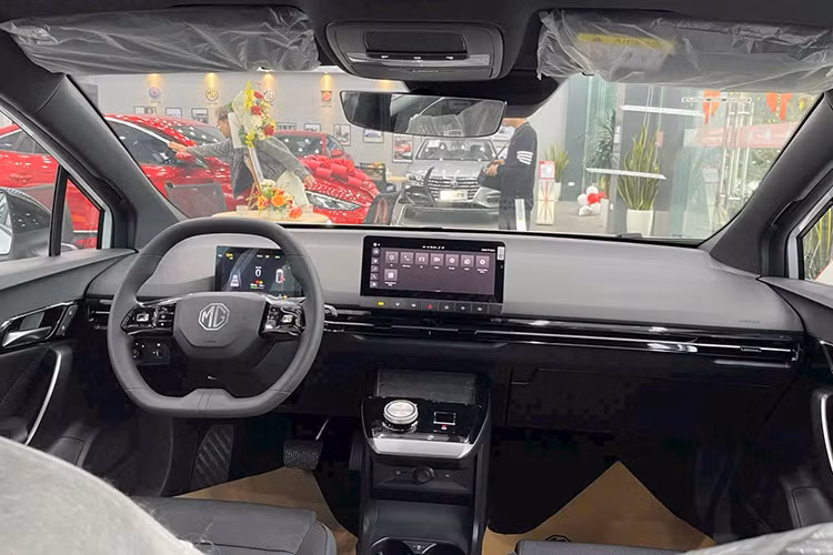 MG4 EV chay dien giam gia sau toi 300 trieu dong tai Viet Nam-Hinh-5