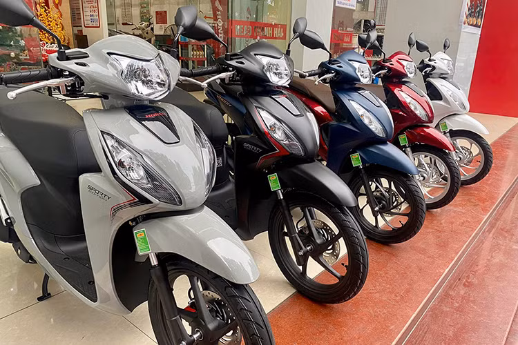 Mua xe ga chơi Tết Giáp Thìn tầm giá 30 triệu, chọn Janus hay Vision? - Hình 2 Mua xe ga choi Tet Giap Thin tam gia 30 trieu, chon Janus hay Vision?-Hinh-2