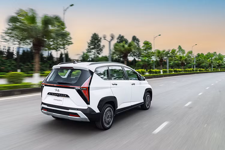 Can canh Hyundai Stargazer X tai Viet Nam, cao nhat 599 trieu dong-Hinh-11