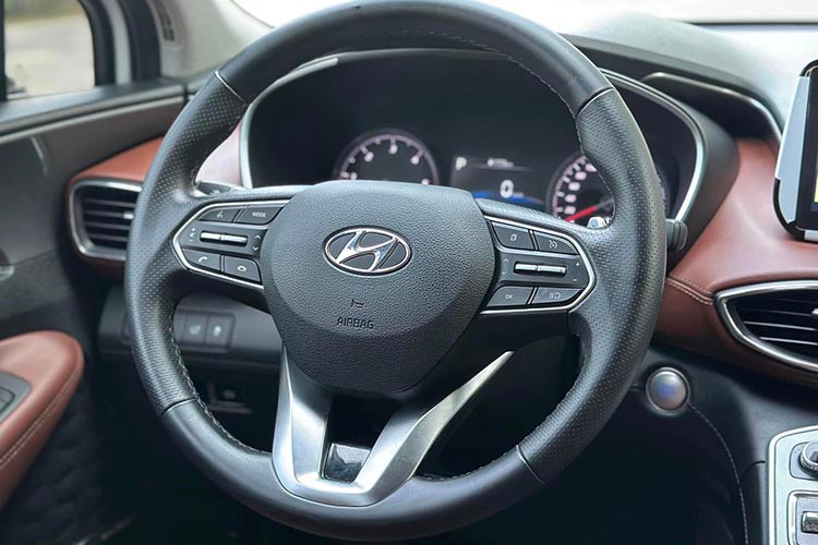 Hyundai SantaFe 2022 may dau chay chan, ban van hon 1 ty dong-Hinh-7