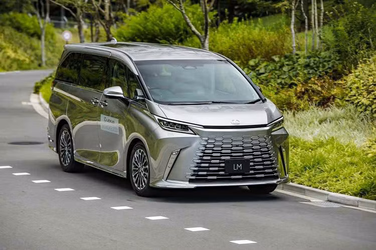 Can canh Lexus LM 500h - 