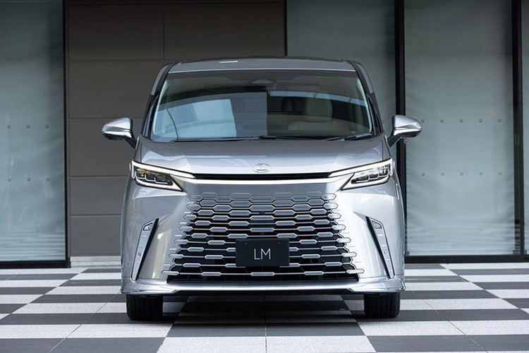 Can canh Lexus LM 500h - 