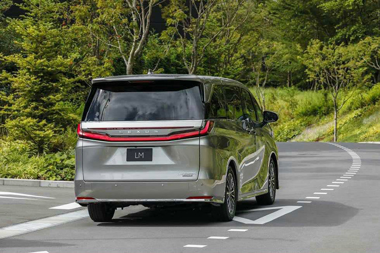 Can canh Lexus LM 500h - 