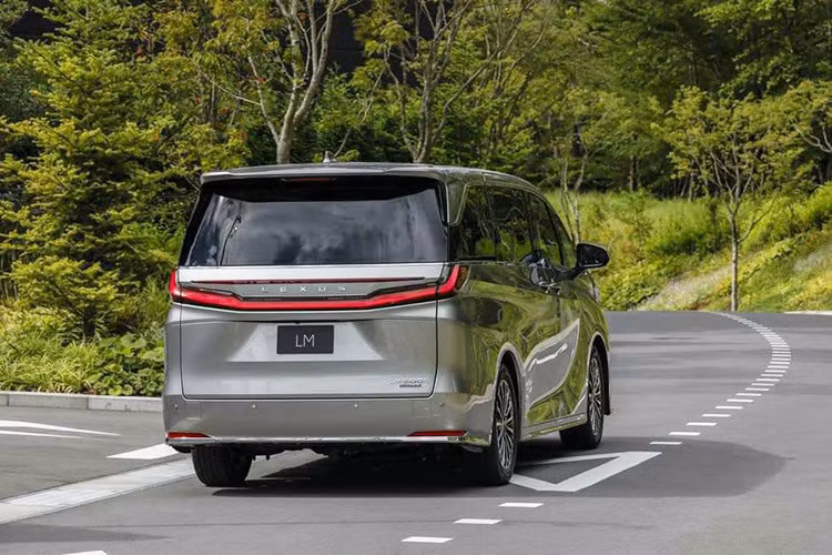 Can canh Lexus LM 500h - 