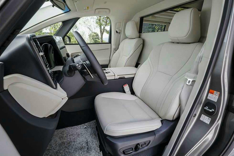 Can canh Lexus LM 500h - 