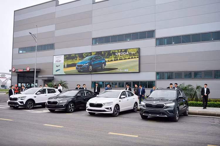 Skoda Slavia 2025 tu 500 trieu ve Viet Nam, 
