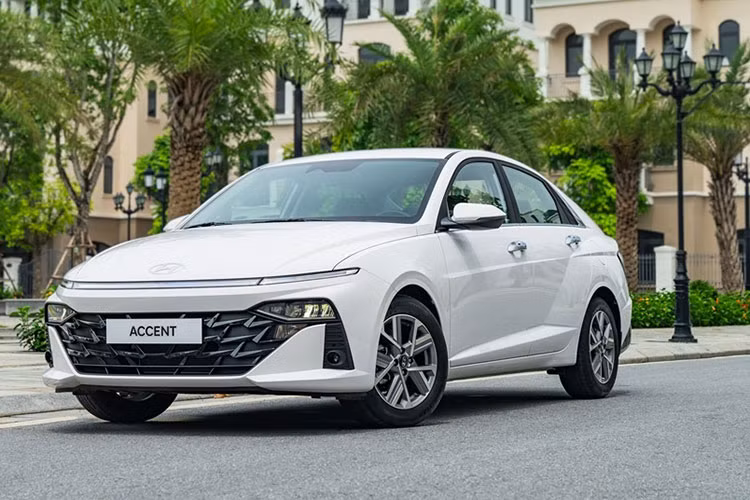 Loat oto sedan hang B tai Viet Nam 