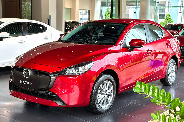 Loat oto sedan hang B tai Viet Nam 