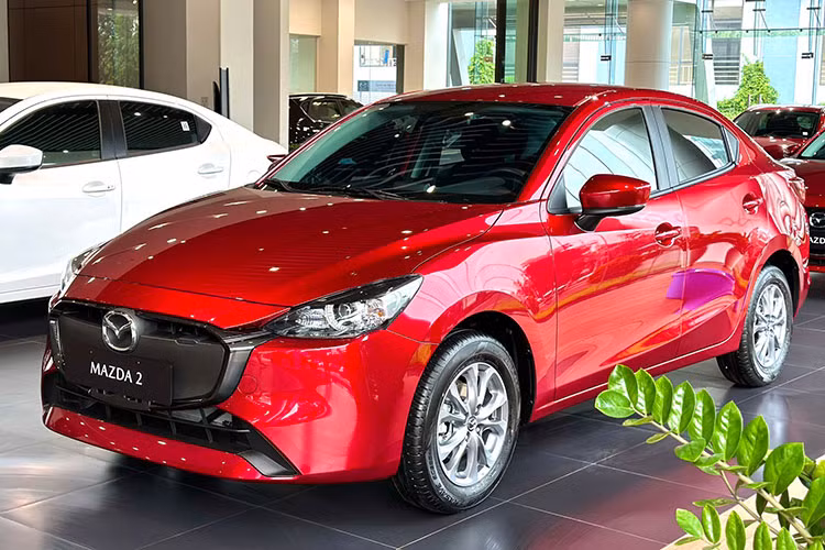 Loat oto sedan hang B tai Viet Nam 