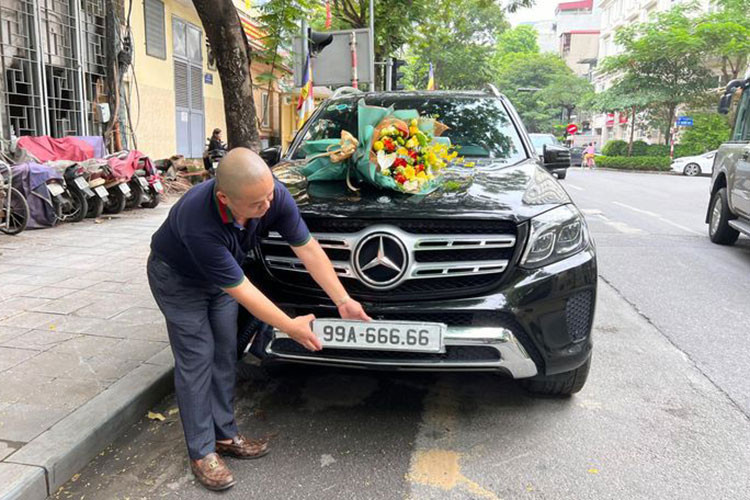 Dai gia Ha Noi gan bien 99A-666.66 hon 4,2 ty len Mercedes-Benz GLS-Hinh-3
