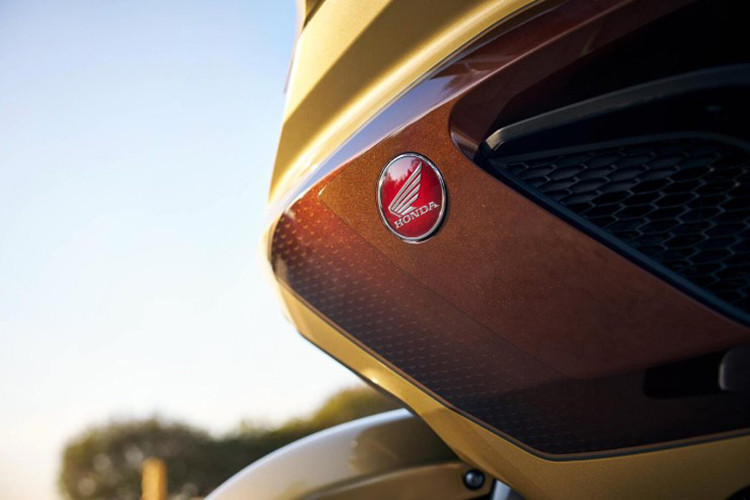 Honda Gold Wing 50th Anniversary "vàng vĩnh cửu" từ 634 triệu đồng - Hình 4 Honda Gold Wing 50th Anniversary