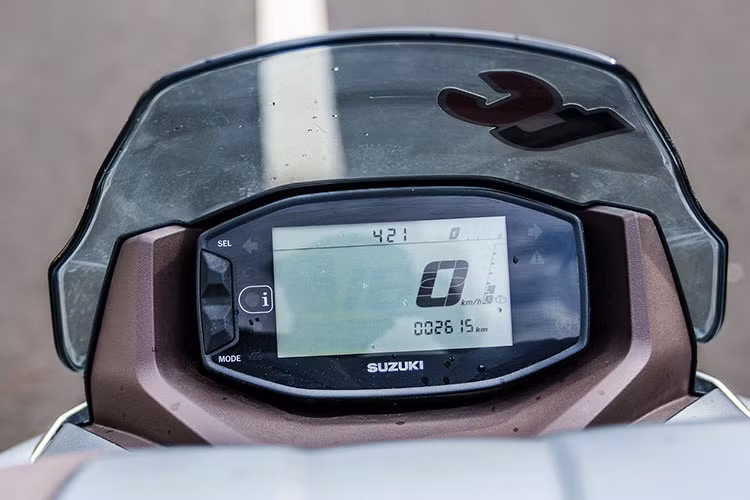 Suzuki Burgman Street 2025, xe ga cao cap chi tu 27,7 trieu dong-Hinh-4