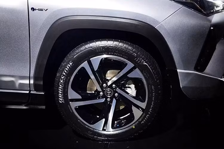 Toyota Yaris Cross nhận cọc tại Việt Nam, giá khoảng 700 triệu đồng? - Hình 5 Toyota Yaris Cross nhan coc tai Viet Nam, gia khoang 700 trieu dong?-Hinh-5