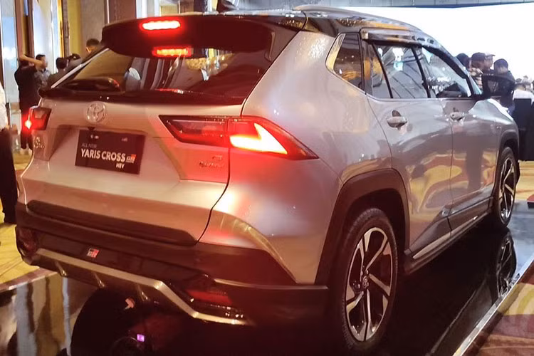 Toyota Yaris Cross nhận cọc tại Việt Nam, giá khoảng 700 triệu đồng? - Hình 2 Toyota Yaris Cross nhan coc tai Viet Nam, gia khoang 700 trieu dong?-Hinh-2