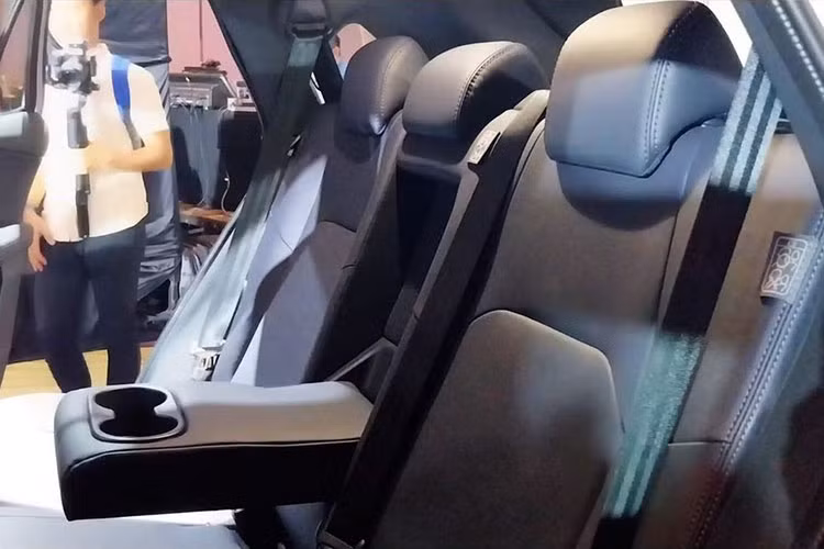 Toyota Yaris Cross nhận cọc tại Việt Nam, giá khoảng 700 triệu đồng? - Hình 9 Toyota Yaris Cross nhan coc tai Viet Nam, gia khoang 700 trieu dong?-Hinh-9