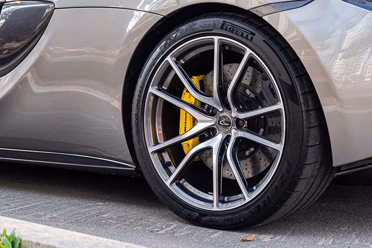 McLaren 570S cua Cuong Do la tung ban hon 8 ty gio ra sao?-Hinh-5