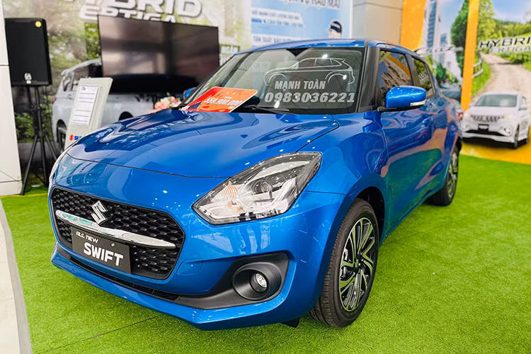 Toyota Corolla Altis lot top xe e nhat Viet Nam thang 6/2024-Hinh-4