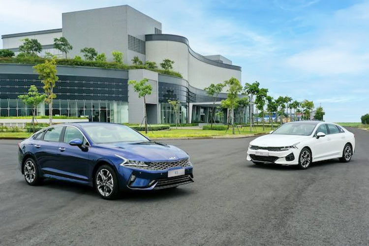 Toyota Corolla Altis lọt top xe ế nhất Việt Nam tháng 6/2024 - Hình 7 Toyota Corolla Altis lot top xe e nhat Viet Nam thang 6/2024-Hinh-7