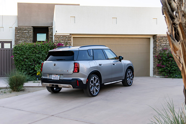 Loạt ôtô "sang chảnh" tiền tỷ mở bán Việt Nam cuối năm 2024 - Hình 6 Loat oto