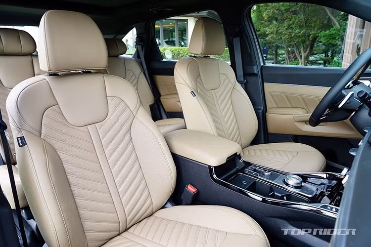 Kia Sorento dang dan dau thi truong, ban gap doi Hyundai SantaFe-Hinh-10