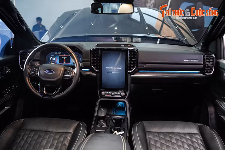 Cận cảnh Ford Everest Platinum 2024 tại Việt Nam, hơn 1,5 tỷ đồng - Hình 7 Can canh Ford Everest Platinum 2024 tai Viet Nam, hon 1,5 ty dong-Hinh-7