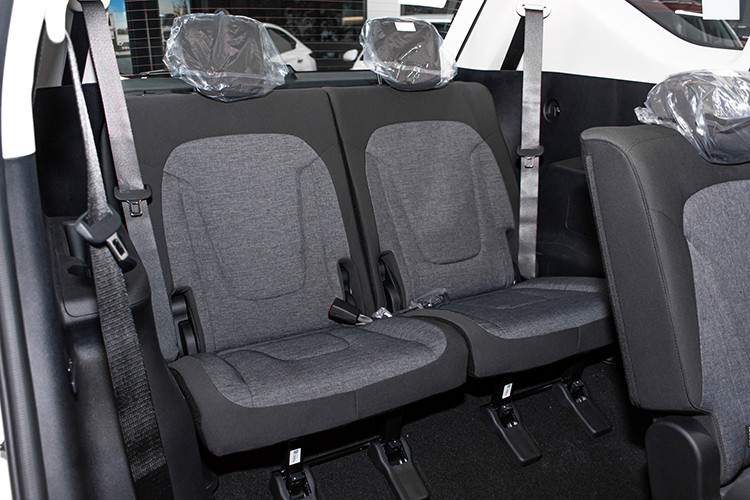 Hyundai Stargazer 7 cho tai Viet Nam dang re ngang xe hang A?-Hinh-6