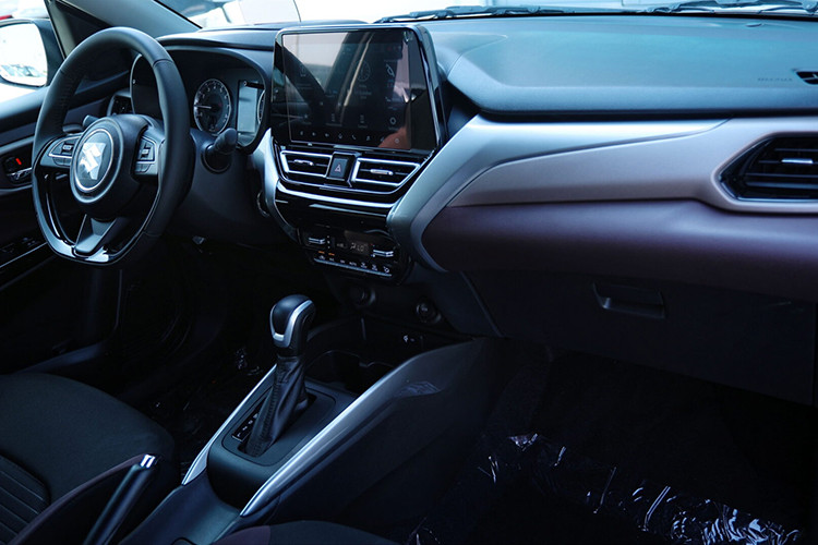 Suzuki Fronx 2025 giá rẻ sắp về Việt Nam, đấu Toyota Raize - Hình 9 Suzuki Fronx 2025 gia re sap ve Viet Nam, dau Toyota Raize-Hinh-9