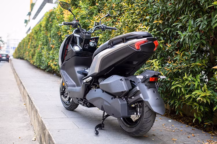 Can canh xe ga SYM NAGA 150 tu 49,5 trieu tai Viet Nam-Hinh-2