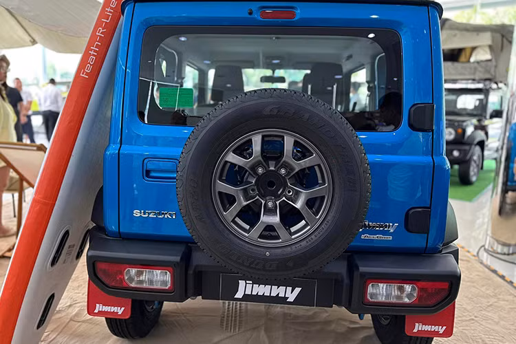 Suzuki Jimny 2024 chinh thuc ra mat Viet Nam, tu 789 trieu dong-Hinh-2