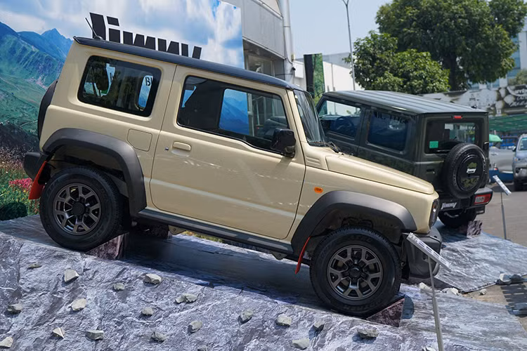 Suzuki Jimny 2024 chinh thuc ra mat Viet Nam, tu 789 trieu dong-Hinh-4