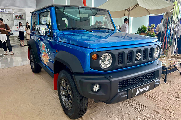 Suzuki Jimny 2024 chinh thuc ra mat Viet Nam, tu 789 trieu dong