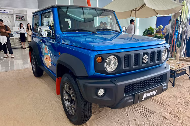 Suzuki Jimny 2024 chinh thuc ra mat Viet Nam, tu 789 trieu dong